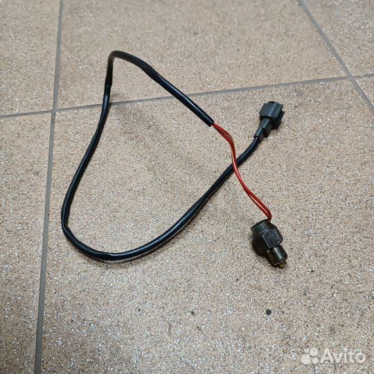 Датчик заднего хода Subaru Legacy 2