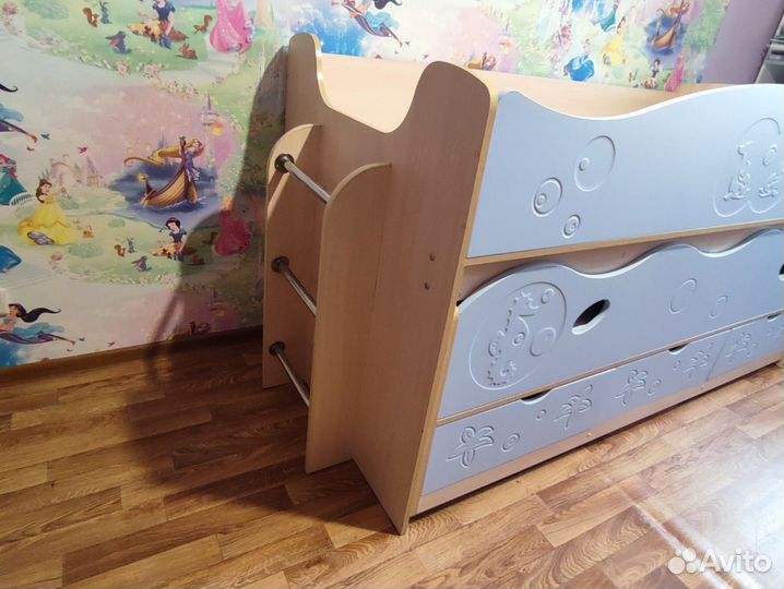 Детская кровать двухъярусная
