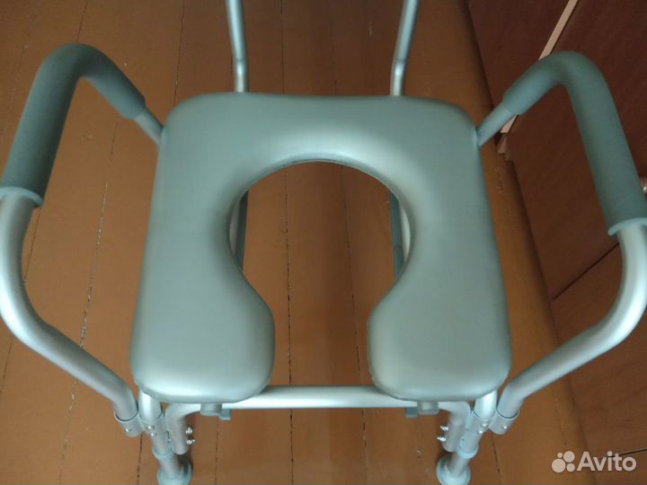 Туалетный стул