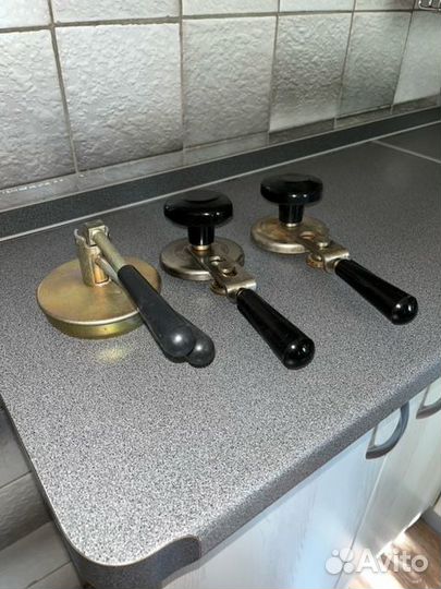 Закаточная машинка для жестяных банок