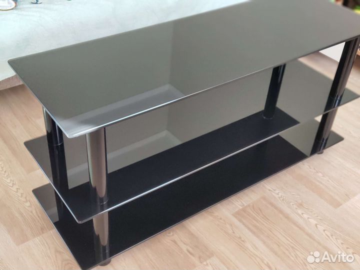 Стеклянная тумба под аудио технику и тв
