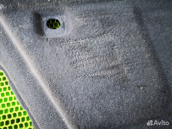 Обшивка багажника на Audi Q3 2012-2018