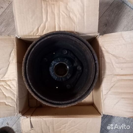 Тормозные барабаны и ступица сборе задняя