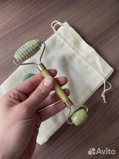 Скребок гуаша и массажер для лица из нефрита