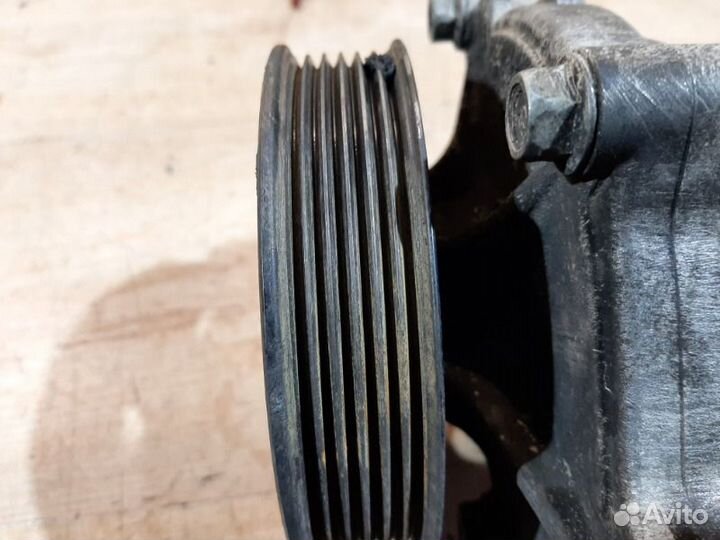 Насос водяной (помпа ) Kia Sportage 3 поколение