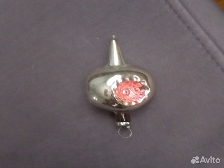 Стеклянная ёлочная игрушка