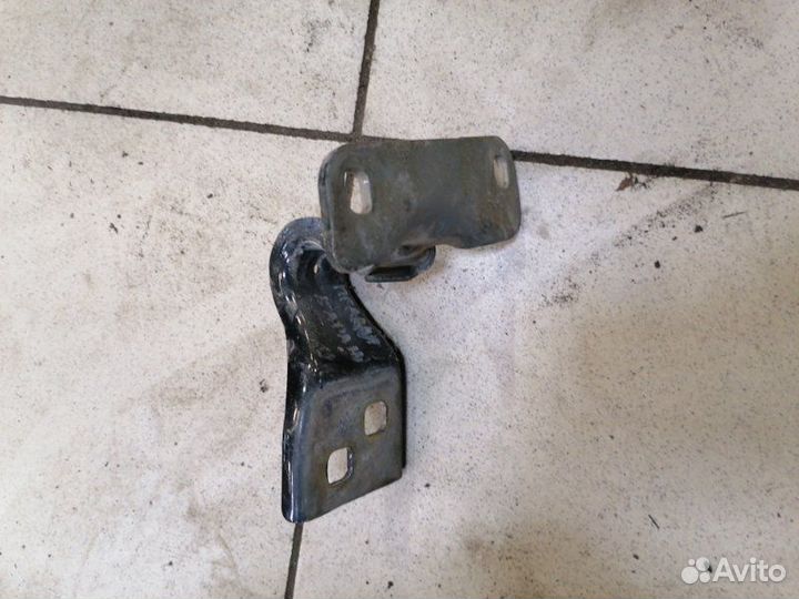 Петля багажника правая Opel Astra J GTC