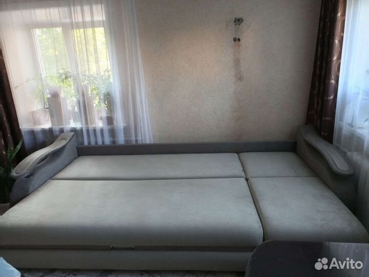 Диван