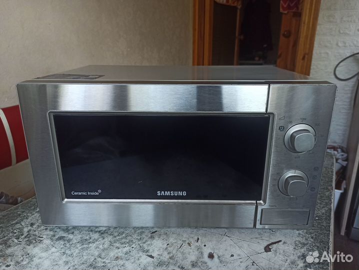 Микроволновая печь с грилем Samsung ME712MR