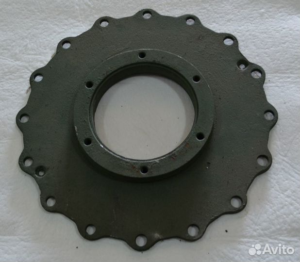 Крышка картера бортовой передачи 21.11.102