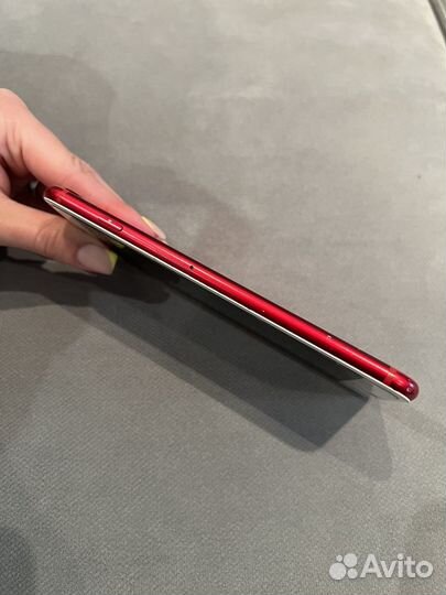 Телефон iPhone 7 plus Red