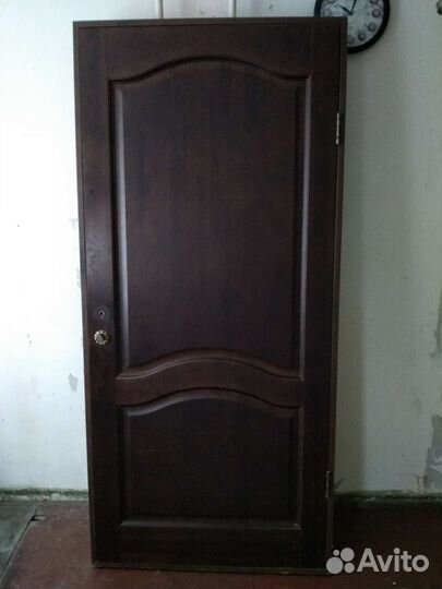 Дверь деревянная