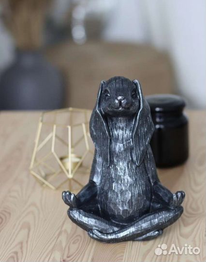 Статуэтка Заяц