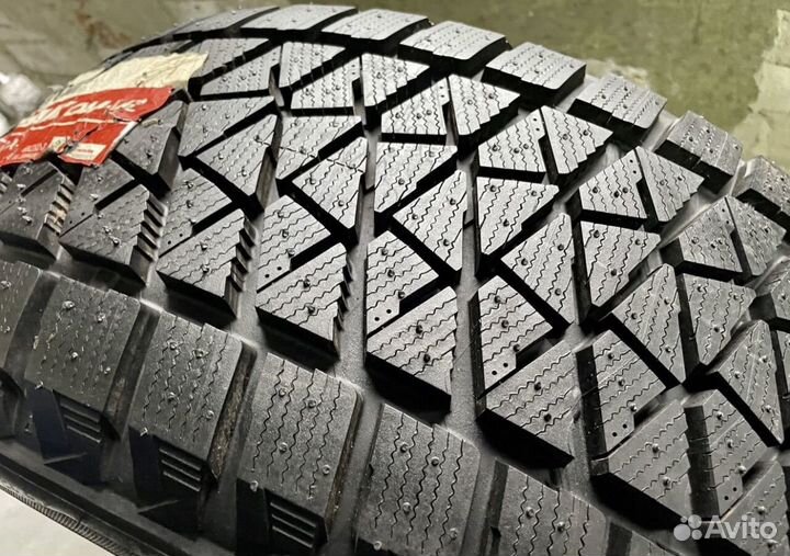 Bridgestone Blizzak DM-V2 275/50 R20 113R