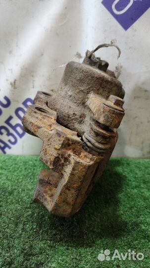 Суппорт передний левый Volkswagen Polo седан 1.6