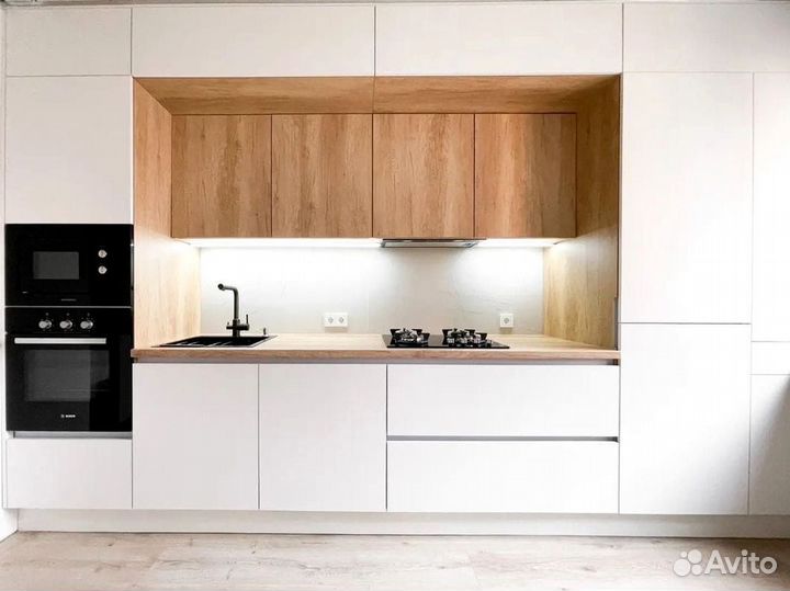 Прямая в потолок кухня на заказ