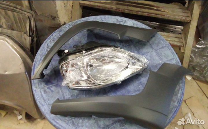 Накладка переднего бампера Лада Largus Cross800