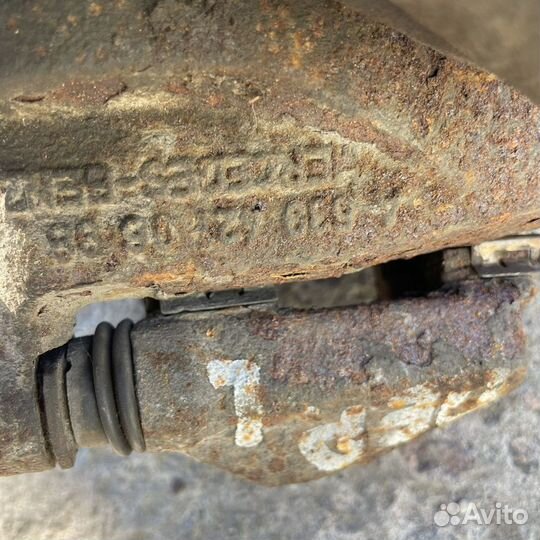 Суппорт мерседес Вито Виано 639 передний