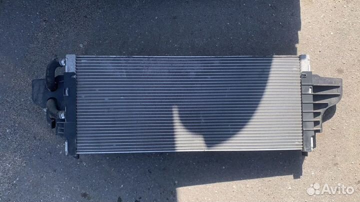 Радиатор охлаждения на мерседес w251 r-class