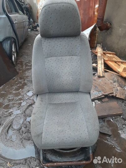 Сиденье переднее правое Лада Приора 1.6 21126 2011