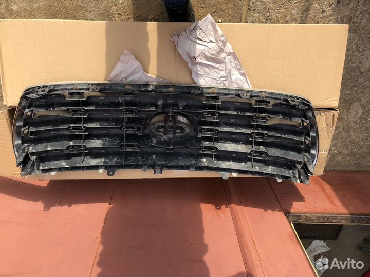 Решетка радиатора toyota land cruiser 200