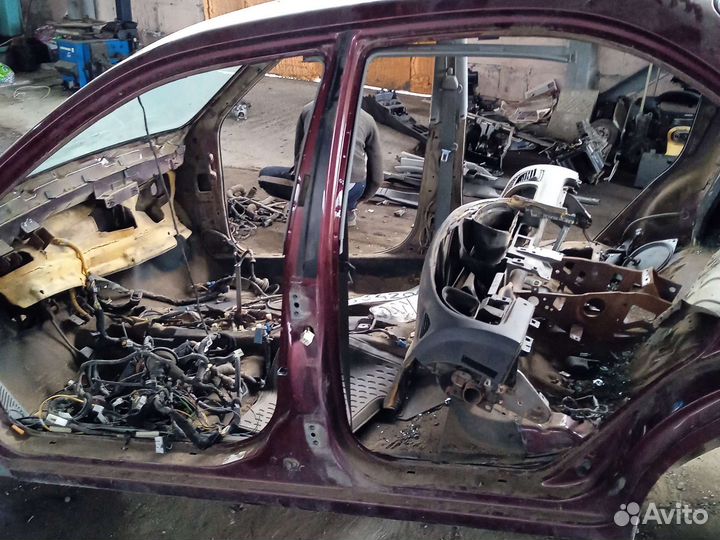 Стойка боковая левая Киа Спектра