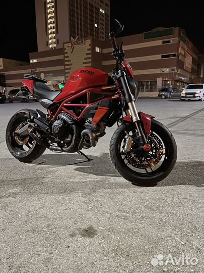 Ducati Monster 797+