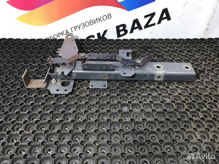 1686536 Кронштейн переднего крыла Daf XF105