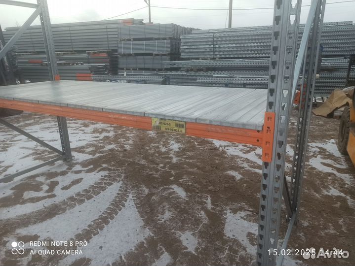 Стеллаж с полками металлический