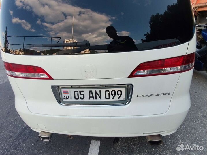 Свой человек