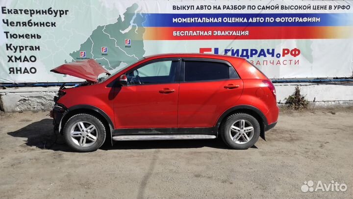 Накладка порога задняя парвая внутренняя Ssang Yong Actyon New 7748034000LBA. Потерстости