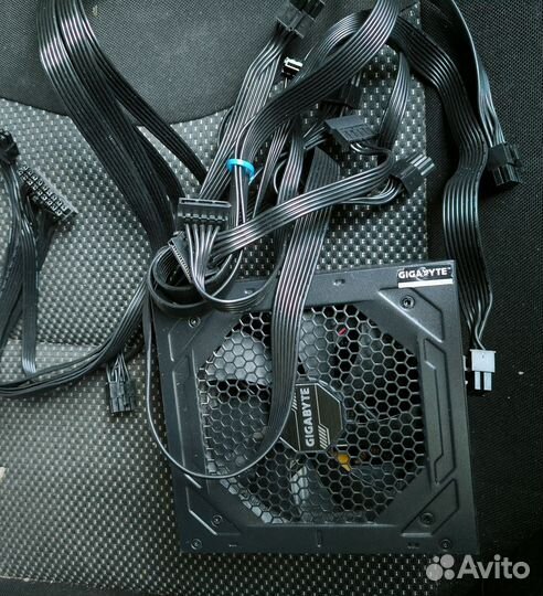Блок питания gigabyte 750w