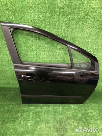 Дверь передняя правая Peugeot 308