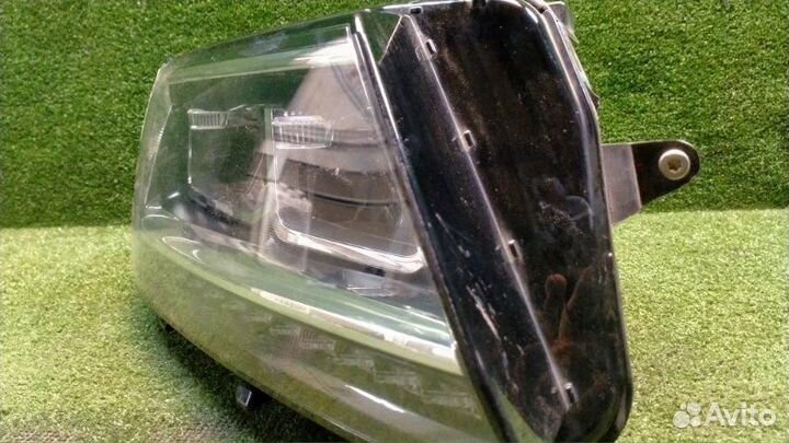 Фара правая Volkswagen Tiguan