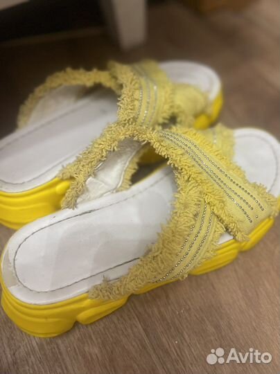 Шлепки на платформе 39