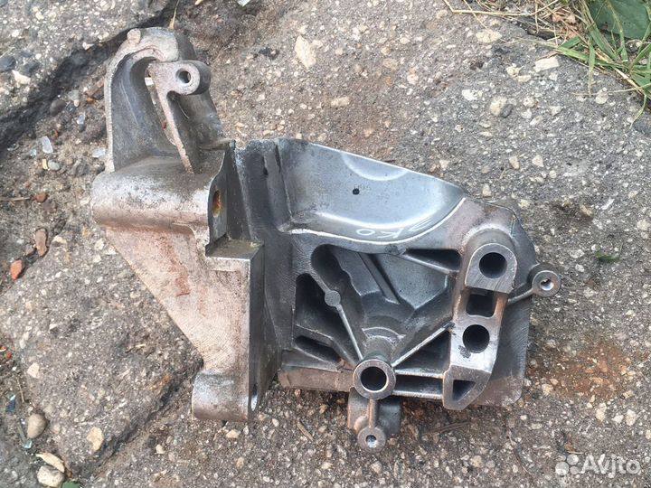 Кронштейн двигателя Ford Ecosport