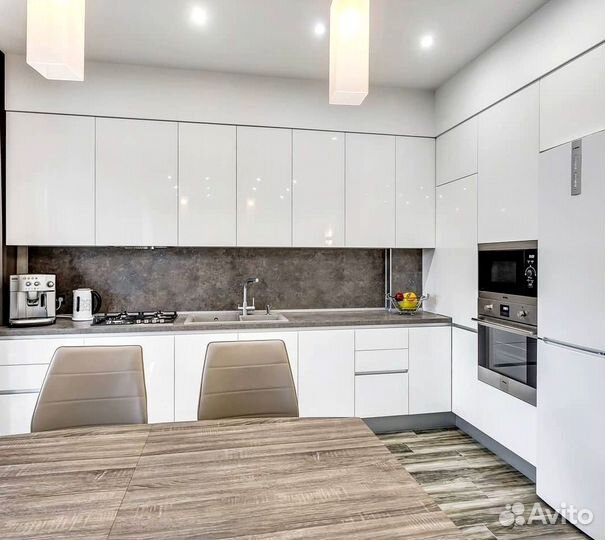 Кухонный гарнитур угловой в потолок