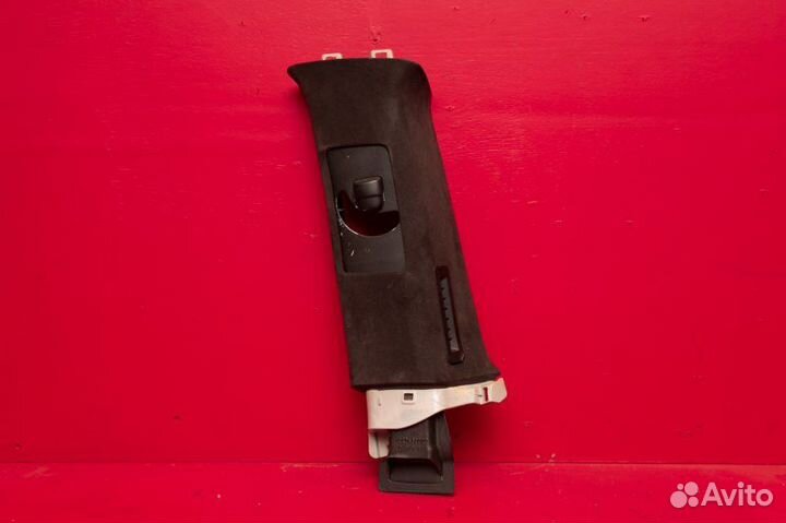 Обшивка стойки правая Toyota Land Cruiser 200 1VD