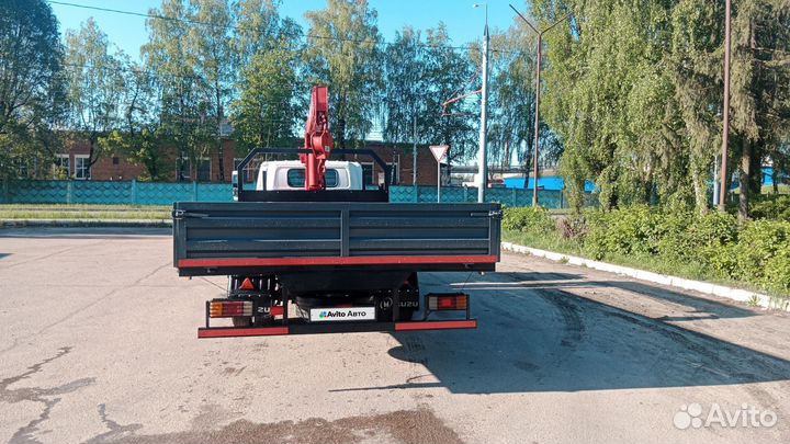 Isuzu NQR75 с КМУ, 2009