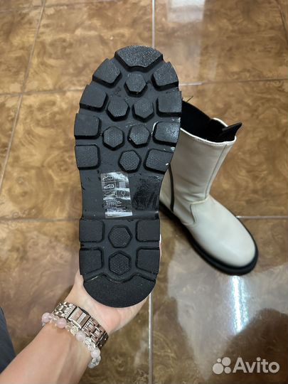 Ботинки для девочки HM 34