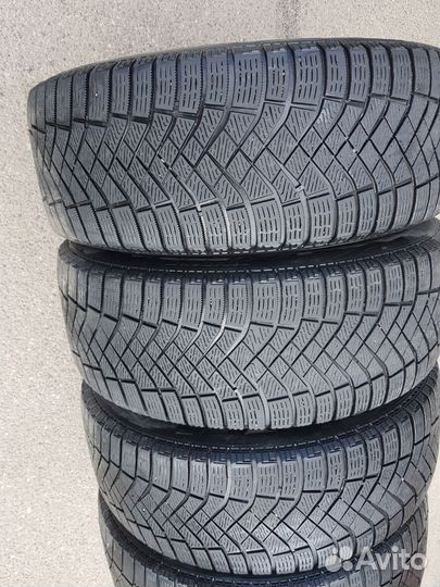 Pirelli Ice Zero FR 235/55 R18 104T