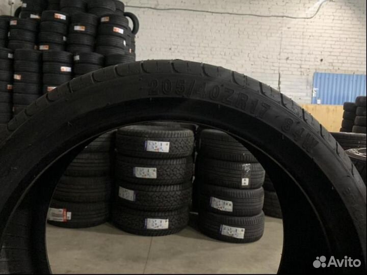 Zeta ZTR10 205/40 R17 84W