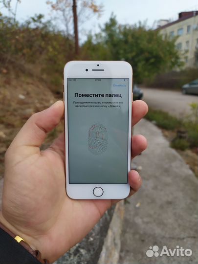 iPhone 8, 64 ГБ