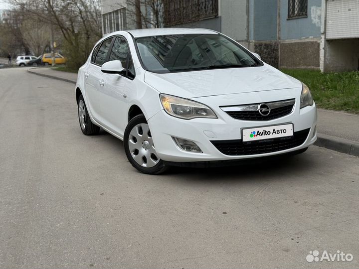 Opel Astra 1.4 МТ, 2011, 163 000 км