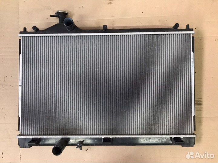 Радиатор (основной) Mitsubishi Outlander III 2.0