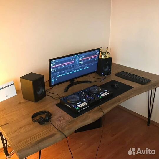 Компьютерный стол лофт из массива