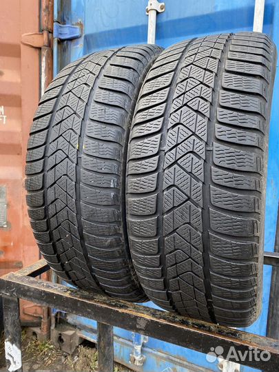 Pirelli Winter Sottozero 3 215/55 R17 98H