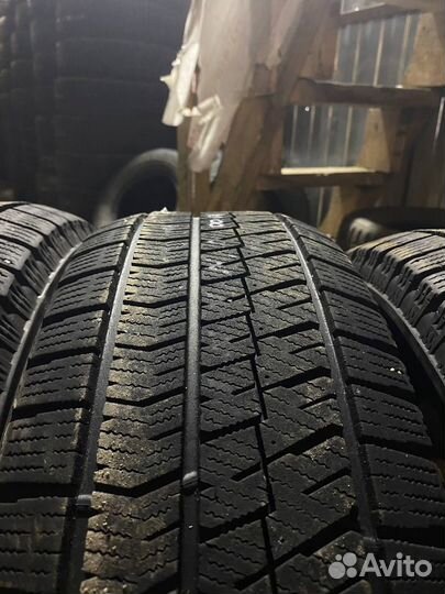 Bridgestone Blizzak Ice 225/60 R17 99S