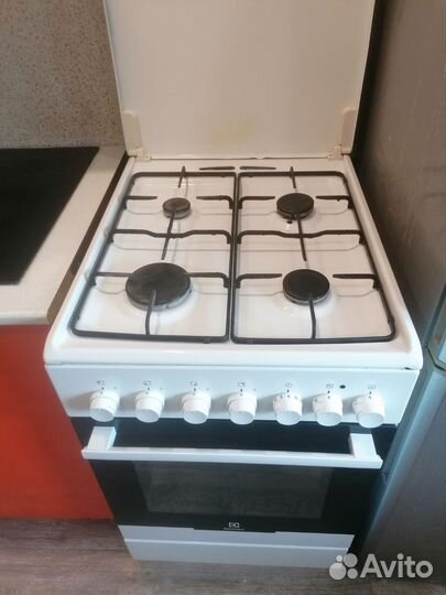 Газовая плита с электрической духовкой