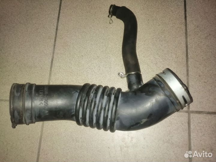 Гофра воздушного фильтра Toyota Voxy 2008 17881370